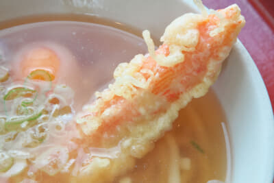 地元の企業であるスギオのカニカマがのっている