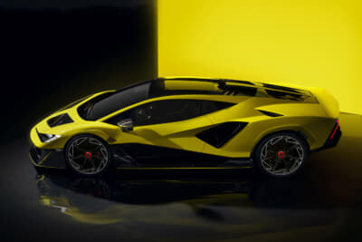 ランボルギーニ フェノメノ：デザインはテメラリオのクリーンなラインとレヴェルトの要素を融合
