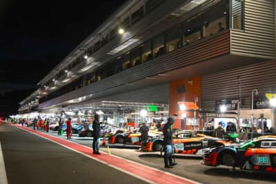 この日のセッションでは赤旗が多く、この整列風景を何度も観ました