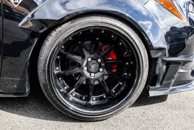 トヨタ カローラスポーツ：ホイールはKUHL VERZ ホイールKOV05（18×11.5J　インセット-7）