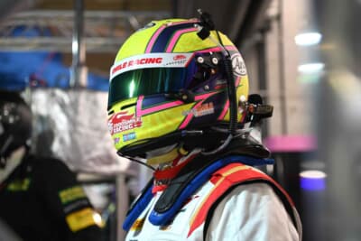 スティントを待つグッドスマイルレーシングの片岡選手