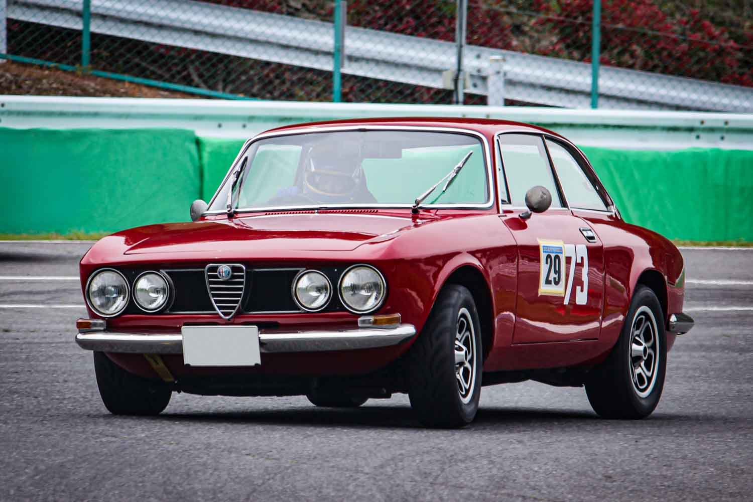 足さない引かない”美学！目立たないことが特徴のアルファ ロメオ