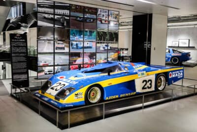 2階に上がり、エレベーターの扉が開いた先のメインステージに展示された童夢RL-81。雑誌の記事では見ることはあっても、実車を見る機会はほとんどないはずで、この1台を観るだけでも訪れる価値がある