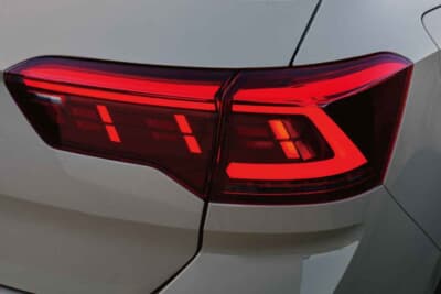 フォルクスワーゲンT-Rocマイスターヴェルク:ダイナミックターンインジケーター付きLEDテールランプ搭載