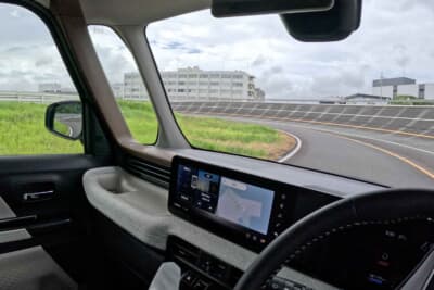 日産ルークス：ピラーによる死角を減らす工夫もされている