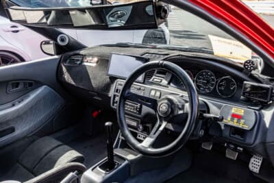 ホンダ シビックEL：ステアリングはMOMO、シフトメーターを光らせるため、オートメーターのシステムを追加