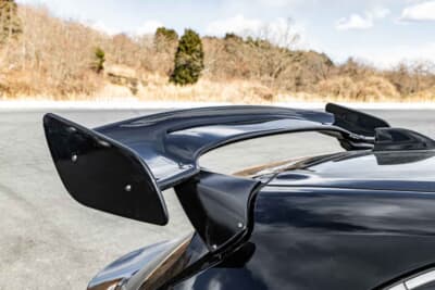 トヨタ カローラスポーツ：リアウイングは知り合いから譲ってもらったものを加工して装着