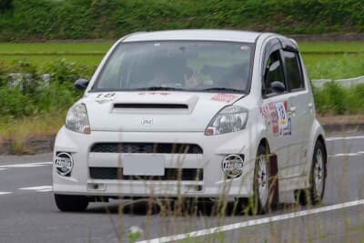 ダイハツ ブーンX4：2人以上であれば、車両乗車定員までの人数で参加することができる