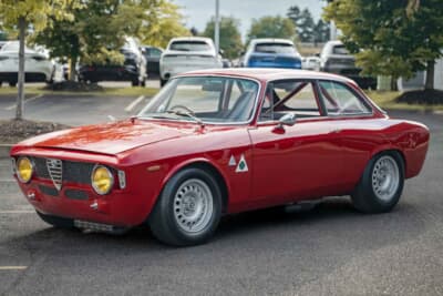 22万ドル(邦貨換算約3240万円)で落札されたアルファ ロメオ「ジュリア スプリントGTA」(C)Courtesy of RM Sotheby's