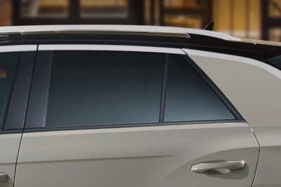 フォルクスワーゲンT-Rocマイスターヴェルク:専用デザインのCピラー/ルーフレールがT-Rocのアイコンでもある