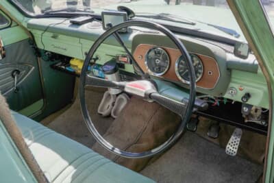 フォード コンサル コーティナ エステート：ステアリング形状とメーターパネルはシリーズ1専用デザイン。その後、シリーズ2では変更されている