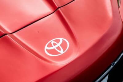 トヨタ 86：AMG ONEを参考に、エンブレムはステッカーで製作