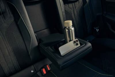 プジョー308：使い勝手の高い収納スペースを備える