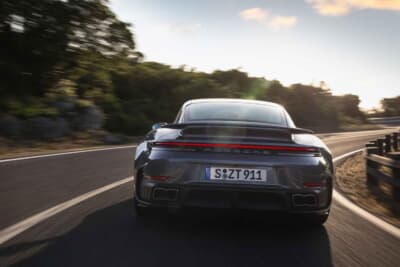 ポルシェ911ターボS:0-100km/h加速2.5秒、0-200km/h加速は8.4秒の俊足