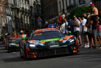 スパ24時間のサポートレースにはマクラーレンのワンメイクも開催されています。ゴージャスで華やか！