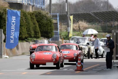 フィアット アバルト 750GT ザガート:東御市にあるカクイチ建材の敷地内で行われたPC競技に挑む、内野徳昭さん、安井裕之さんペアのフィアット アバルト 750 GT ザガート