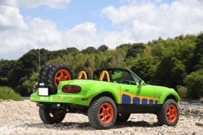 マツダ ロードスター：オーバーフェンダーは平出自動車板金オリジナル