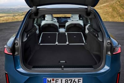 BMW iX3：4：2：4の3分割可倒式リアシートでラゲッジは1750Lの容量を確保