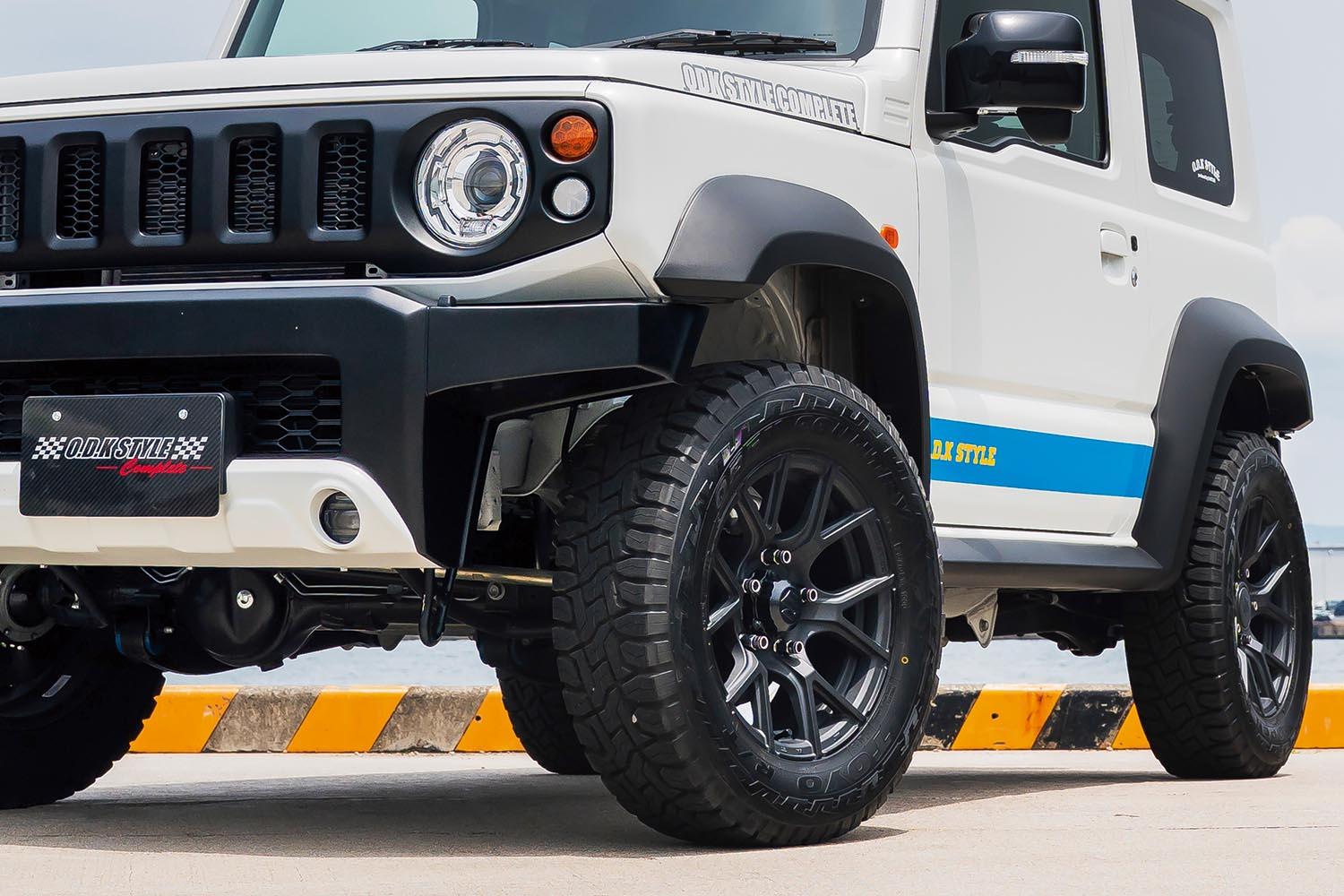 オフ系4WDに「凛」としたスポーティさを演出するWEDS ADVENTURE「MUD