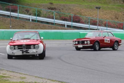 アルファ ロメオ 1750GTV：クラブマザーヘッド代表の佐々木さんが愛用する2000GTVとのランデブー走行も楽しんだ