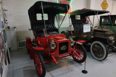 1907年 REO モデルG：ランサム・E・オールズが興したREOは、スピードワゴンで有名だが、歴史の初めにはこのような乗用モデルも生産していた