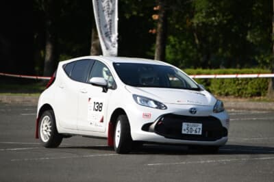 No.138 TeamPTスポーツHEVアクア（坂本貴紀／岡村紘治組）