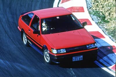 AE86型カローラ レビン