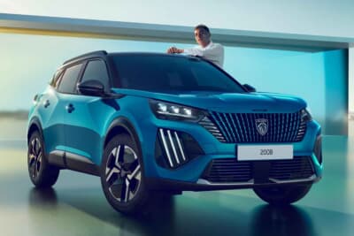 プジョー2008GTハイブリッド：GTハイブリッド専用カラーのオブセッションブルー