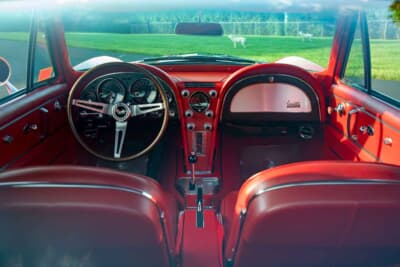 24万800ドル（邦貨換算約3580万円）で落札されたシボレー「コルベット スティングレイ 427」C）Courtesy of RM Sotheby's