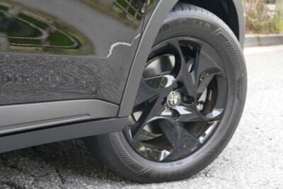 アルファ ロメオ ジュニア：17インチアルミホイール