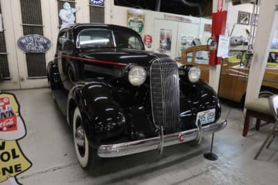 1936年 ポンティアック クーペ：オークランド・モーターがGMに買収されてポンティアックとなったブランドがリリースした、いわゆる「ドクターズ クーペ」