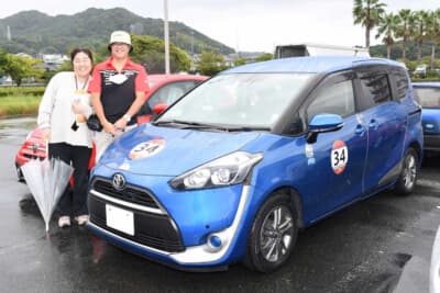 普段は日常の移動手段として使用しているトヨタ「シエンタ」で参加の菅原 修&多恵さん
