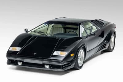 52万7500ドル（邦貨換算約7810万円）で売却されたランボルギーニ「カウンタック 25thアニバーサリー」（C）Courtesy of Broad Arrow