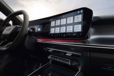 アウディQ3スポーツバック:11.9インチインストルメントクラスターと12.8インチMMIタッチディスプレイが一体となったデジタルステージ