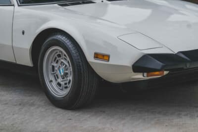 24万6400ドル（邦貨換算約3630万円）で落札されたデ・トマソ「パンテーラL」（C）Courtesy of RM Sotheby's