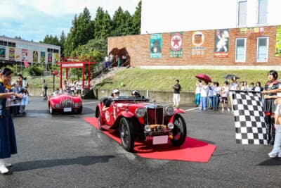 ゼッケン順にスタート。車両はMG TAミジェット