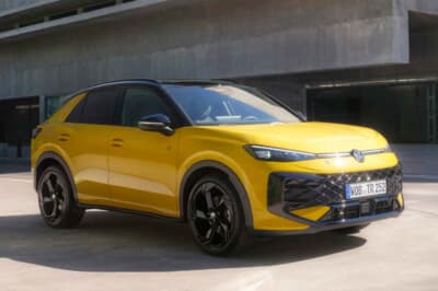 フォルクスワーゲンT-Roc：ブラックソリッドペイントルーフの２トーンカラー