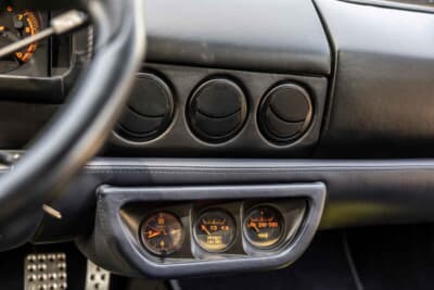 91万2500ドル(邦貨換算約1億3430万円)で落札されたフェラーリ「F512M」(C)Courtesy of RM Sotheby's