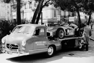 ブルーワンダーのドアにはRennabteilung（レース部門）と明示された。写真はレースで活躍中のブルーワンダー