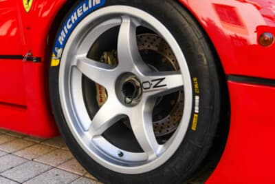 1100万5000ドル（邦貨換算約16億3600万円）で落札されたフェラーリ「F40コンペティツィオーネ」（C）Courtesy of RM Sotheby's