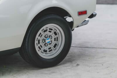 24万6400ドル（邦貨換算約3630万円）で落札されたデ・トマソ「パンテーラL」（C）Courtesy of RM Sotheby's