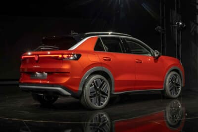 フォルクスワーゲンT-Roc：リアのライトバーがティグアンを彷彿とさせる