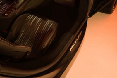 マセラティMCプーラ:バタフライドアを開けた時からマセラティの世界観が広がる