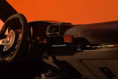 マセラティMCプーラ:アルカンターラを採用したダッシュボードにセンターディスプレイ