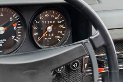 オークション終了後に6万4400ドル（邦貨換算約950万円）で販売されたポルシェ「914」（C）Courtesy of Broad Arrow