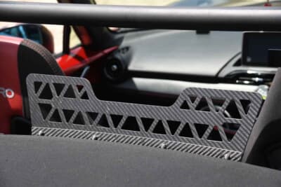 マツダ ロードスター：巻き込み風防止のボード