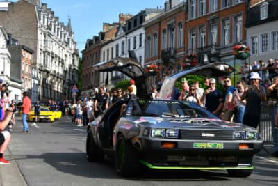 モンスターのスポンサー企画でデロリアンもパレード