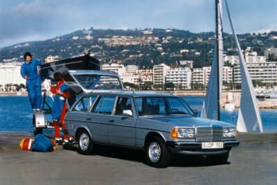 1977年9月には、7人乗りステーションワゴンが加わった。写真は6気筒モデル