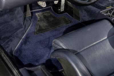 91万2500ドル(邦貨換算約1億3430万円)で落札されたフェラーリ「F512M」(C)Courtesy of RM Sotheby's