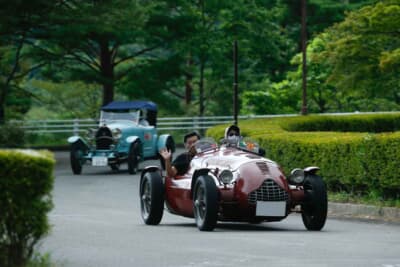 福島スカイパークから第二会場のスカイピアあだたらまでのプチツーリング。パガーニ・ランチアに続いてブガッティT40が走る